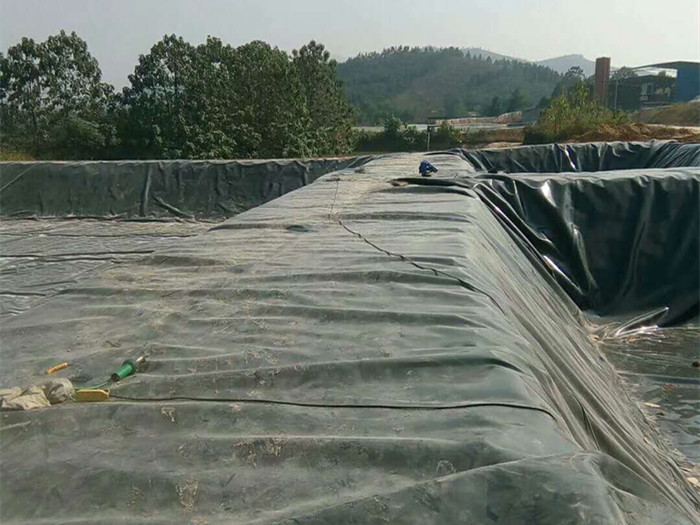 1.0mmHDPE土工膜-污水處理廠(chǎng)施工
